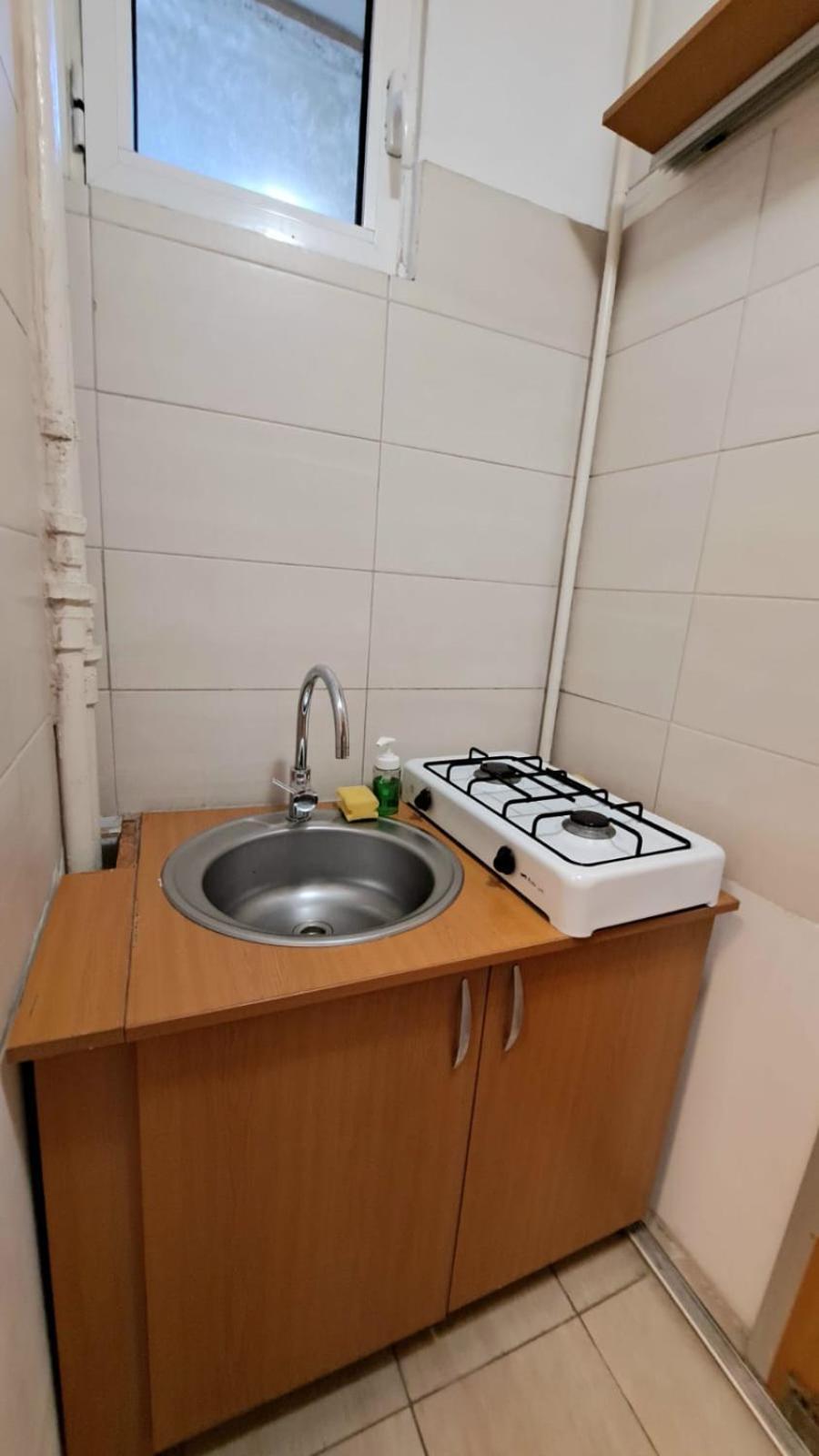 Inchiriez Garsoniera In Regim Hotelier Unirii Bukarest Kültér fotó