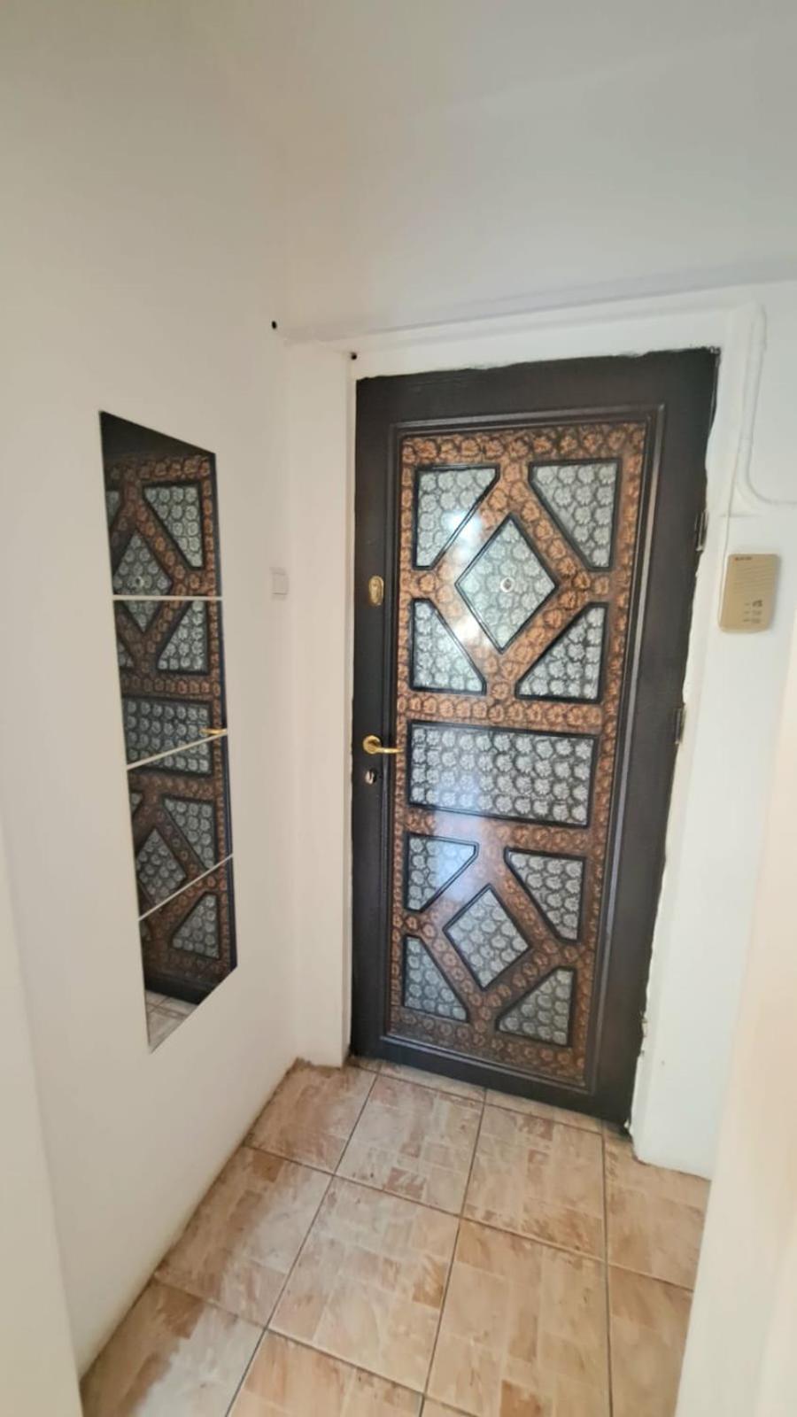 Inchiriez Garsoniera In Regim Hotelier Unirii Bukarest Kültér fotó